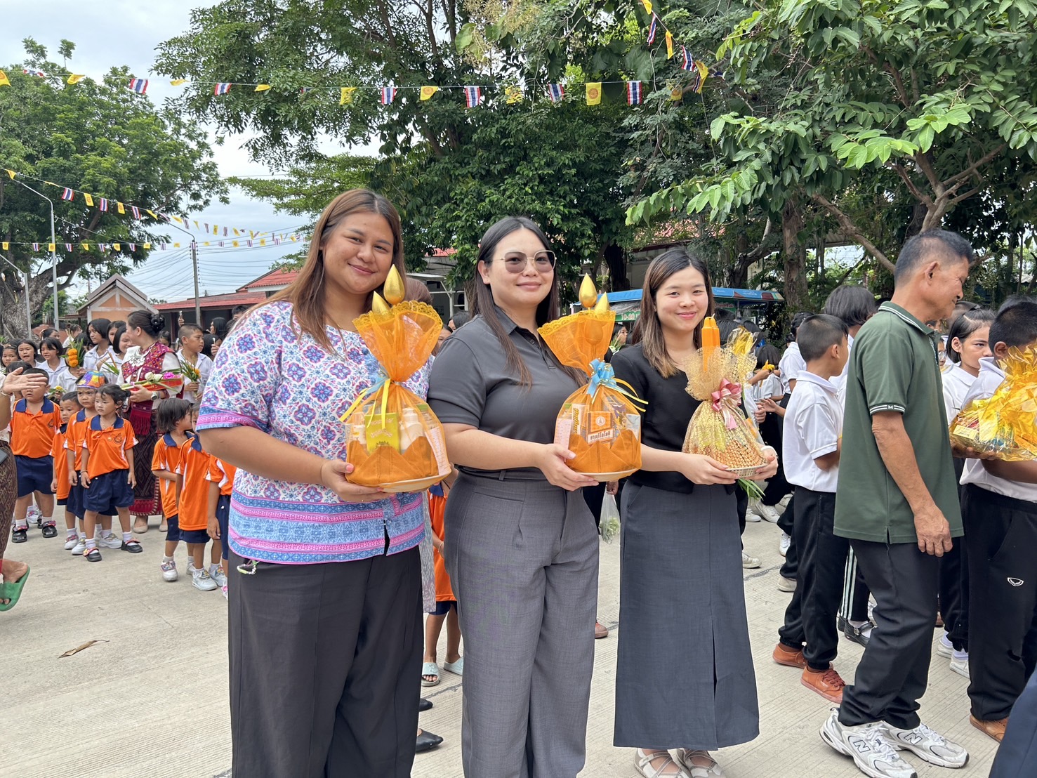 สทร. ร่วมกิจกรรมแห่เทียนพรรษา ประจำปีการศึกษา 2568  โรงเรียนวัดตากวน