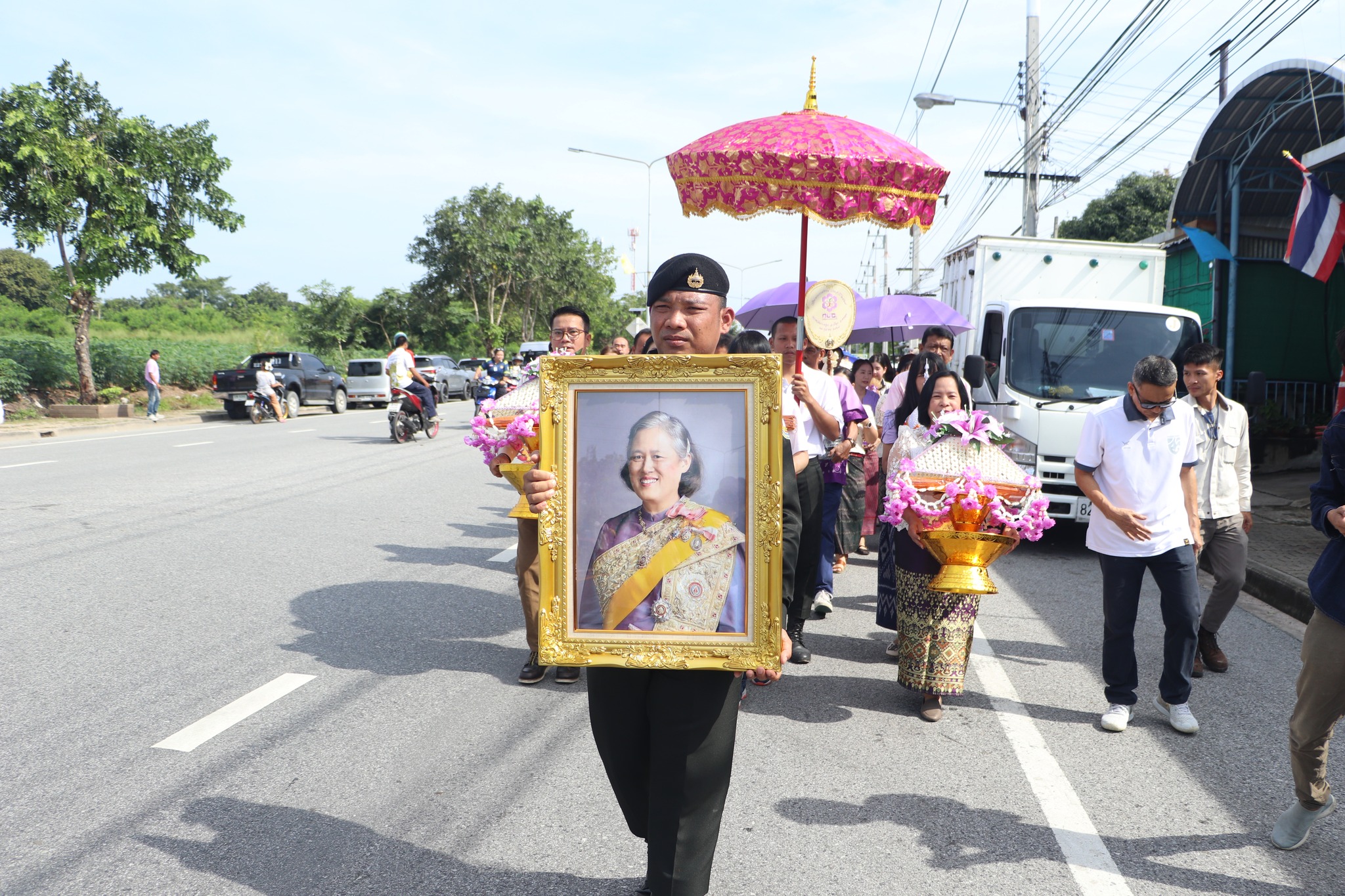 กนอ.พื้นที่มาบตาพุดคอมเพล็กซ์ ร่วมแห่องค์กฐินพระราชทาน จากสมเด็จพระกนิษฐาธิราชเจ้ากรมสมเด็จพระเทพรัตนราชสุดาฯ สยามบรมราชกุมารี