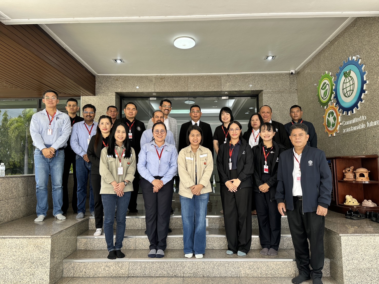 ร่วมให้การต้อนรับ นายไตรภพ วงศ์ไตรรัตน์ ผู้ว่าราชการจังหวัดระยอง พร้อมด้วยคณะ เข้าเยี่ยมชมและรับฟังการบรรยายเกี่ยวกับการดำเนินงาน และเยี่ยมชมผลิตภัณฑ์ บริษัท อดิตยา เบอร์ล่า เคมีคัลส์ (ประเทศไทย) จำกัด