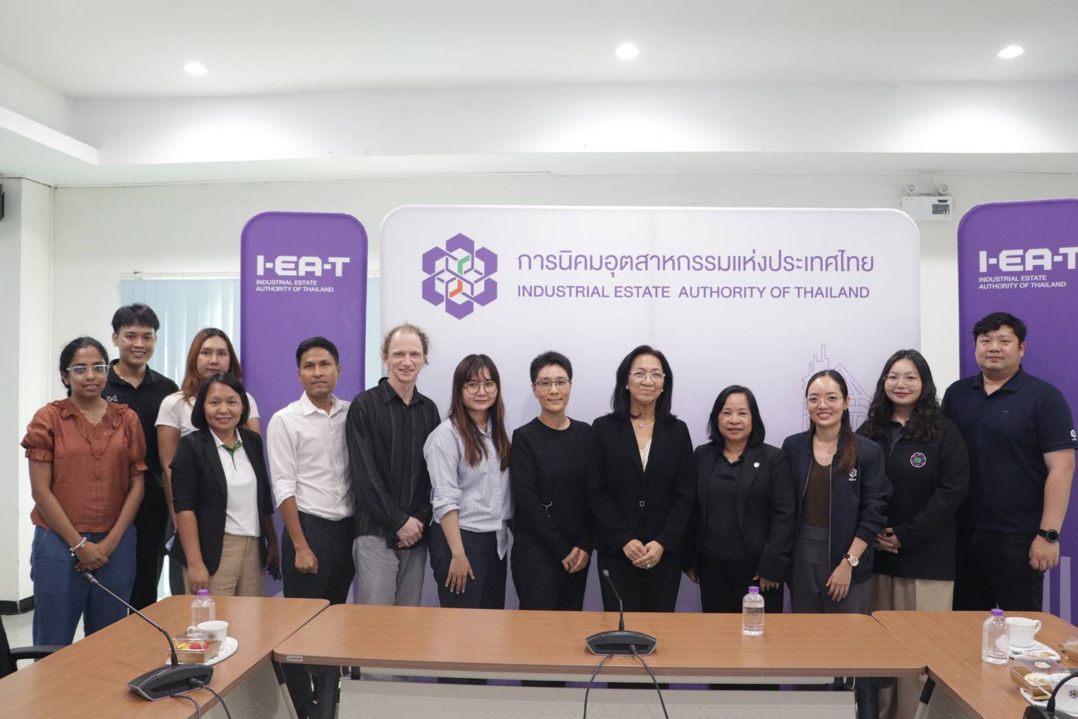 สทร. ต้อนรับคณะผู้บริหารและนักศึกษาบัณฑิตศึกษา หลักสูตรนานาชาติ มหาวิทยาลัยธรรมศาสตร์ ศูนย์รังสิต